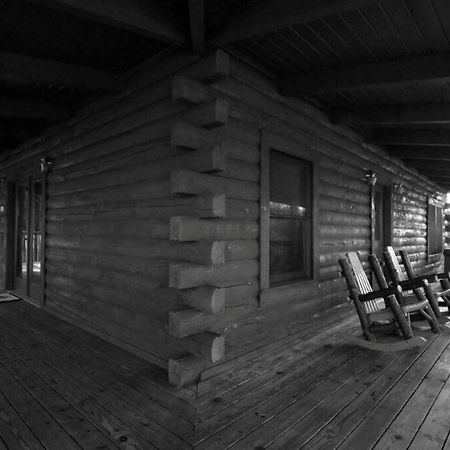 Peace By The Lake Sevierville Exterior photo
